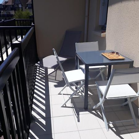 Charmante Villegiature A 150M De La Plage Cabourg Exteriör bild