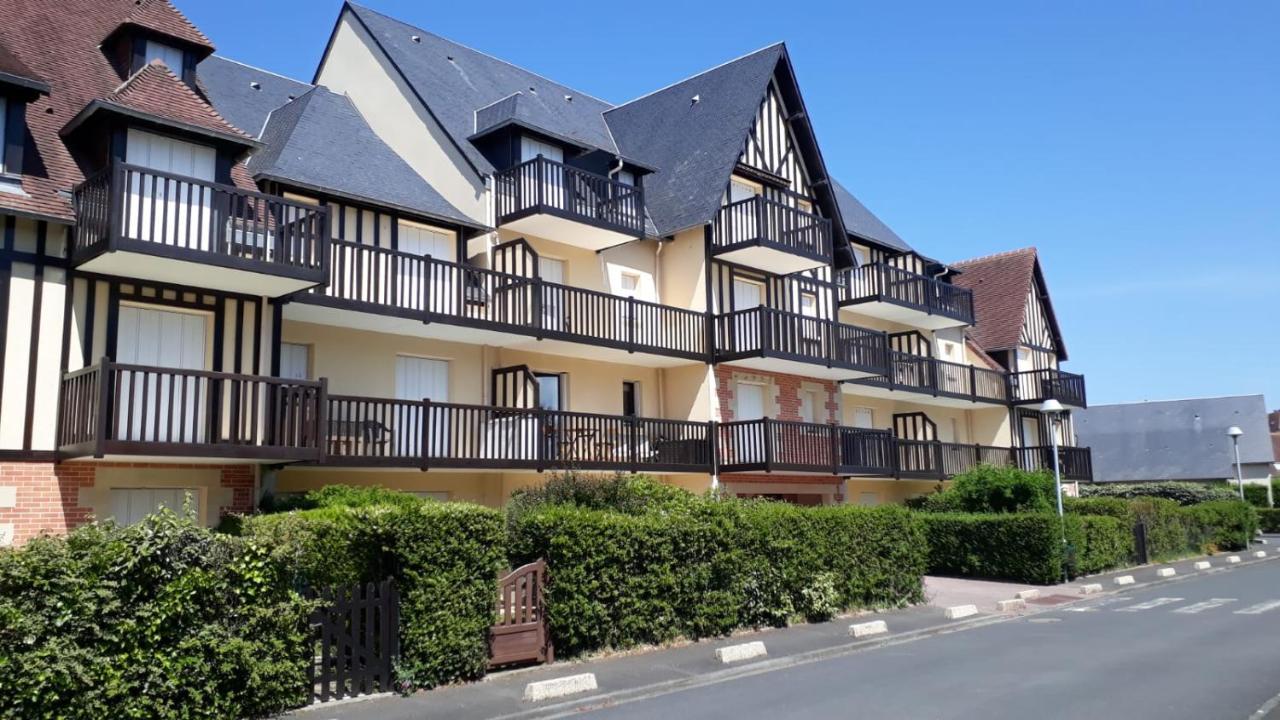Charmante Villegiature A 150M De La Plage Cabourg Exteriör bild