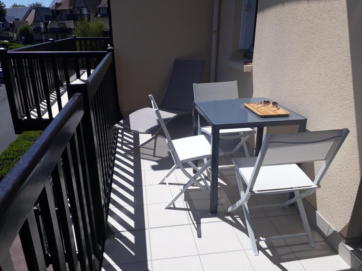 Charmante Villegiature A 150M De La Plage Cabourg Exteriör bild